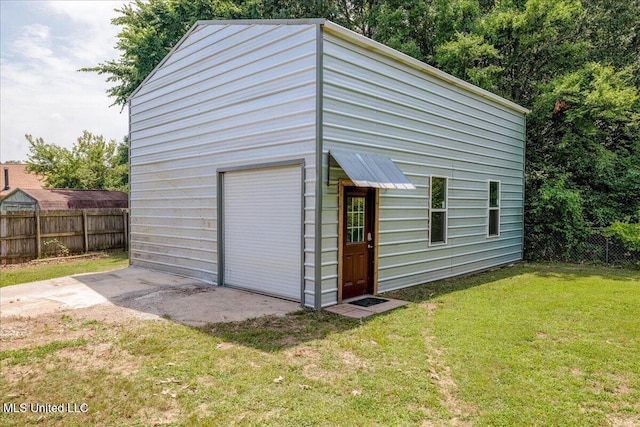 6967 Green Way Cv, Olive Branch, MS 38654 - view of detached garage