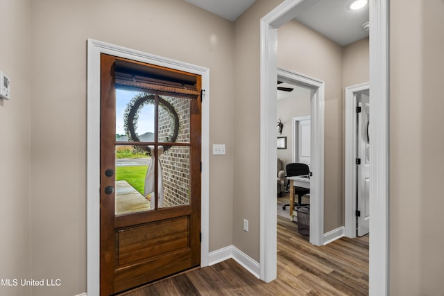 67 E Andover, Hattiesburg, MS 39402 - foyer with dark wood-style floors and baseboards