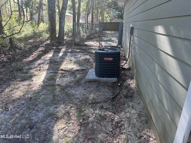 view of yard with cooling unit