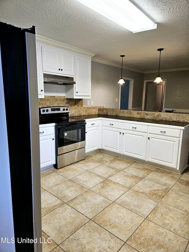 kitchen featuring a peninsula, a textured ceiling, white cabinets, under cabinet range hood, and stainless steel appliances