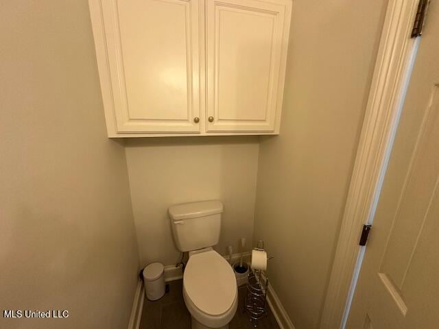 117 Peninsula Dr, Brandon, MS 39047 - bathroom with baseboards and toilet