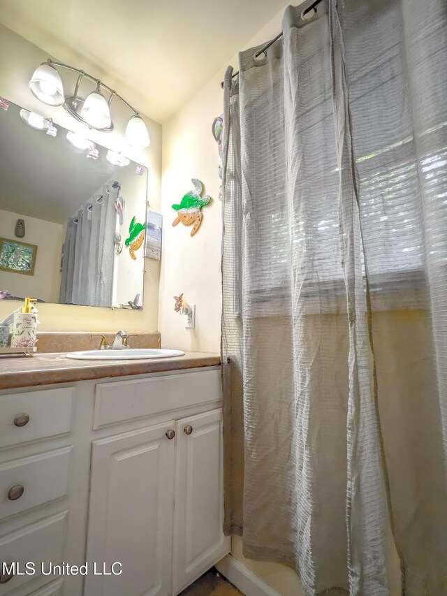 2220 18th Ave, Gulfport, MS 39501 - bathroom featuring vanity