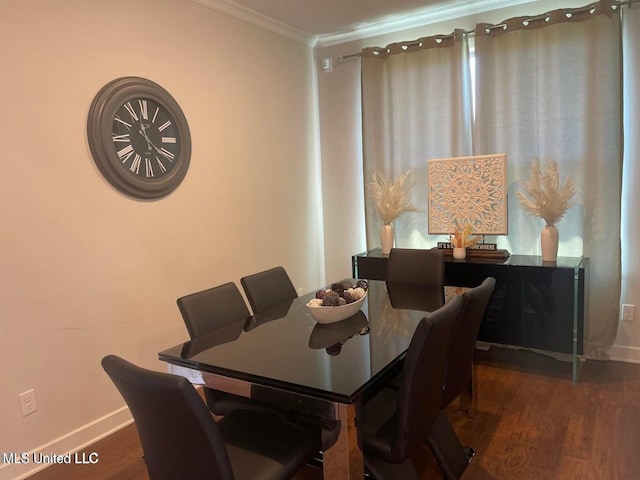 7228 Edgewater Dr, Olive Branch, MS 38654 - dining area with ornamental molding, baseboards, and wood finished floors