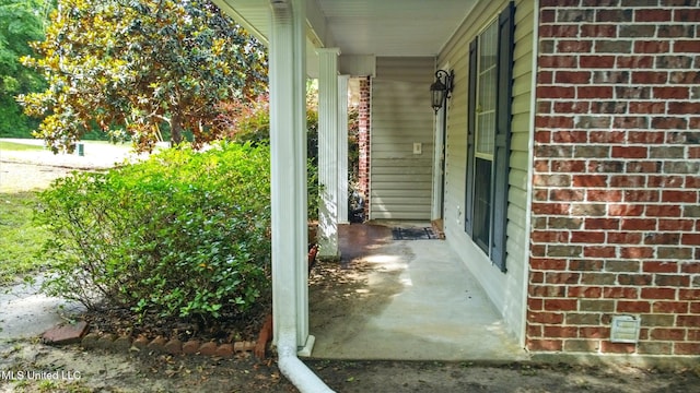 129 E Sunnybrook Rd, Carriere, MS 39426 - view of covered porch