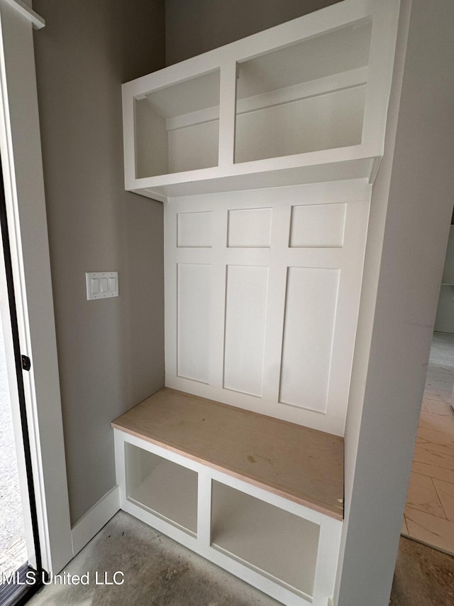 1740 Bakersfield Way, Nesbit, MS 38651 - mudroom featuring baseboards