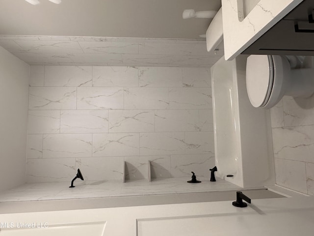 1740 Bakersfield Way, Nesbit, MS 38651 - view of full bath