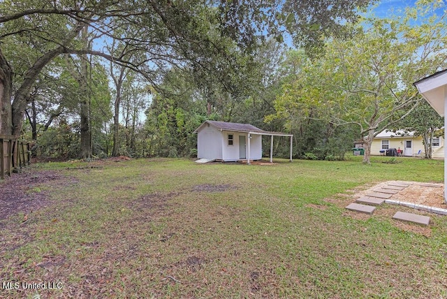 view of yard with a shed