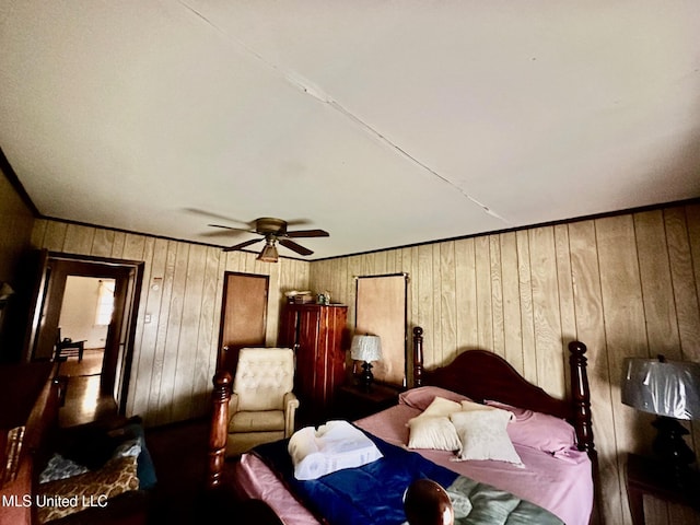 bedroom featuring ceiling fan