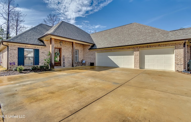 view of front facade with a garage