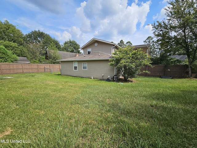 906 W Lakeshore Dr, Carriere, MS 39426 - view of rear view of house