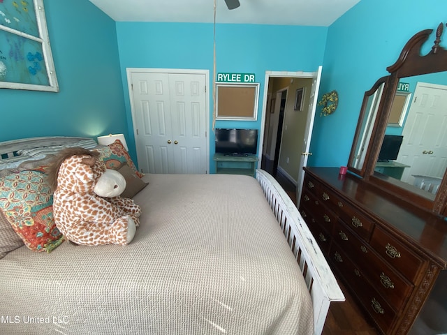 bedroom featuring a closet