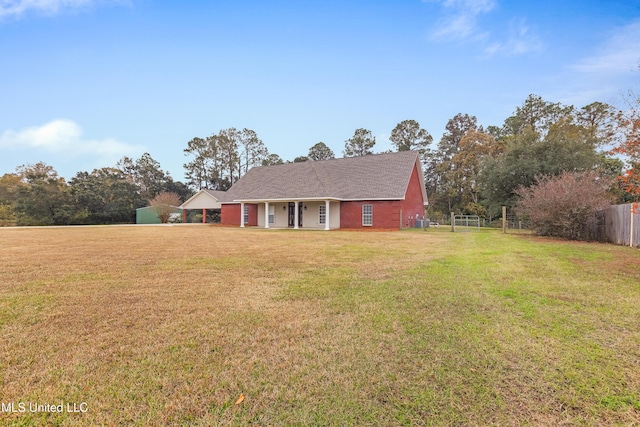 view of front of property with a front yard