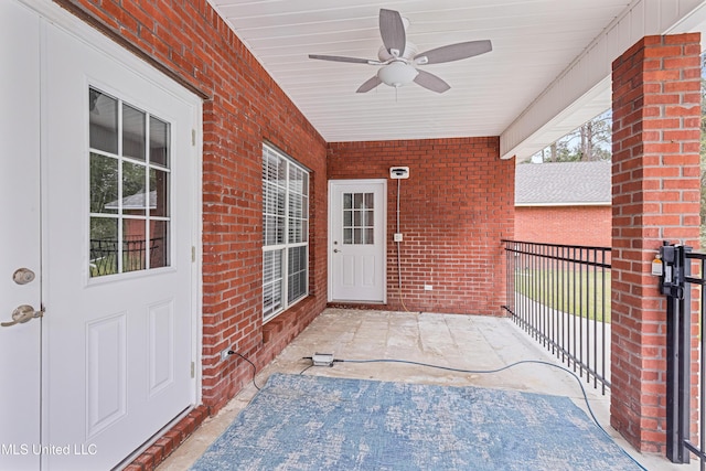 view of patio / terrace with a porch and ceiling fan