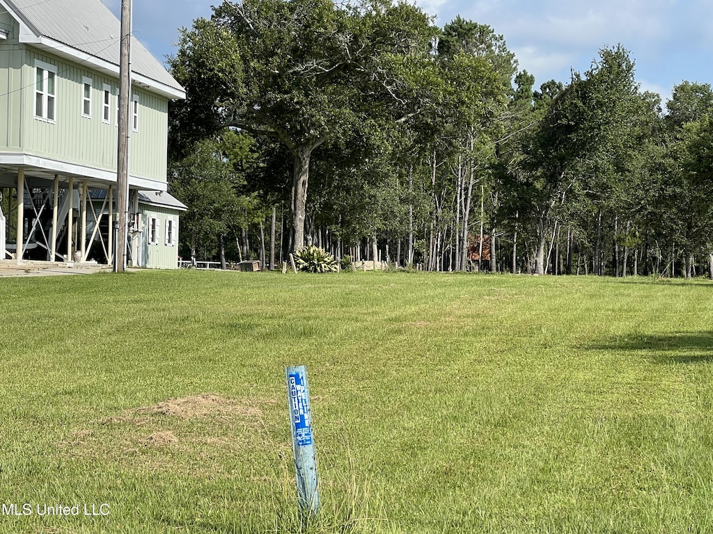 922 S Beach Blvd, Waveland, MS 39576