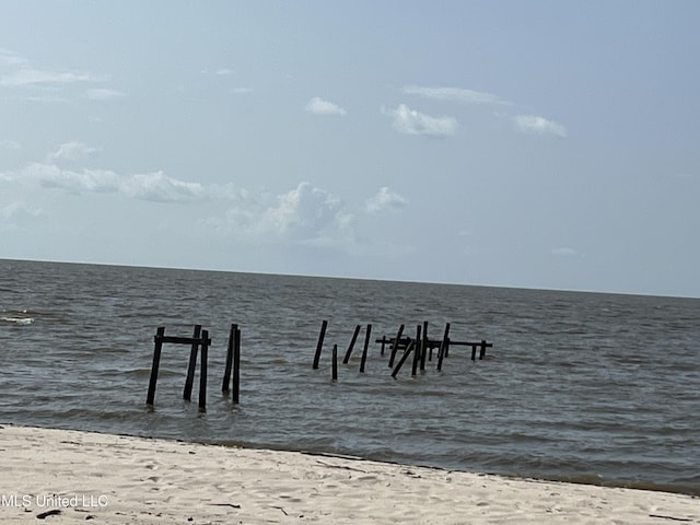 922 S Beach Blvd, Waveland, MS 39576