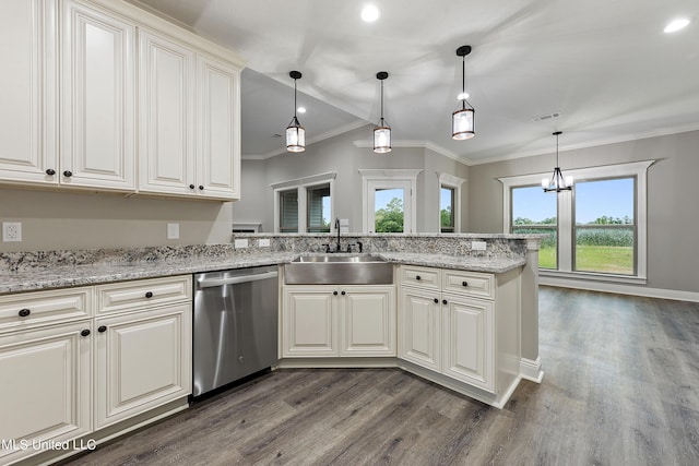 kitchen featuring sink, pendant lighting, kitchen peninsula, and dishwasher