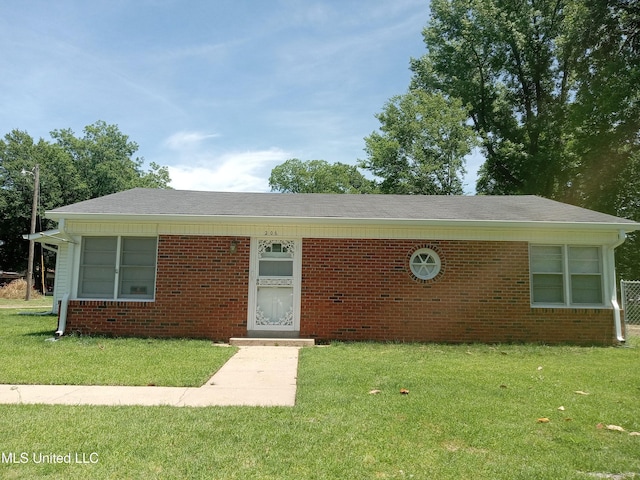 206 Birch Ave, Indianola, MS 38751 - ranch-style home with a front yard and brick siding