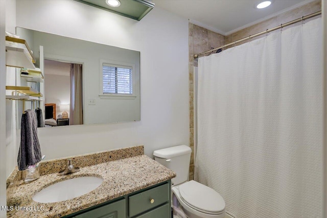 full bath with recessed lighting, vanity, toilet, and a shower with curtain