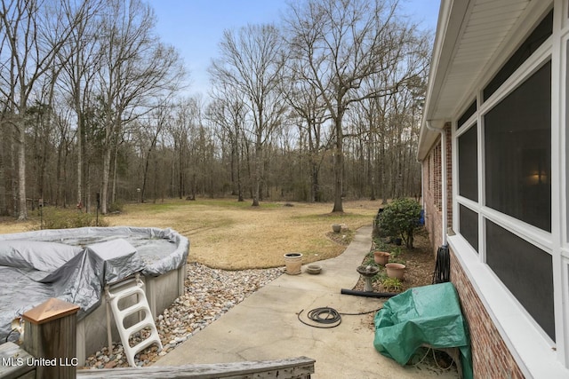 view of yard featuring a patio