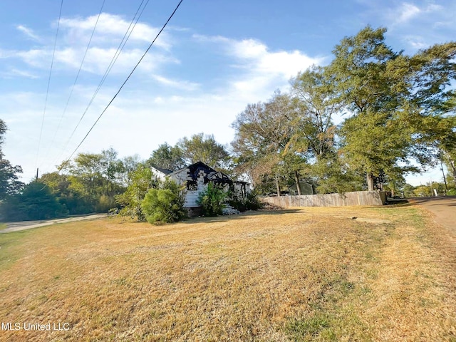 2835 Arbor Hill Dr, Jackson, MS 39212 - view of yard with fence