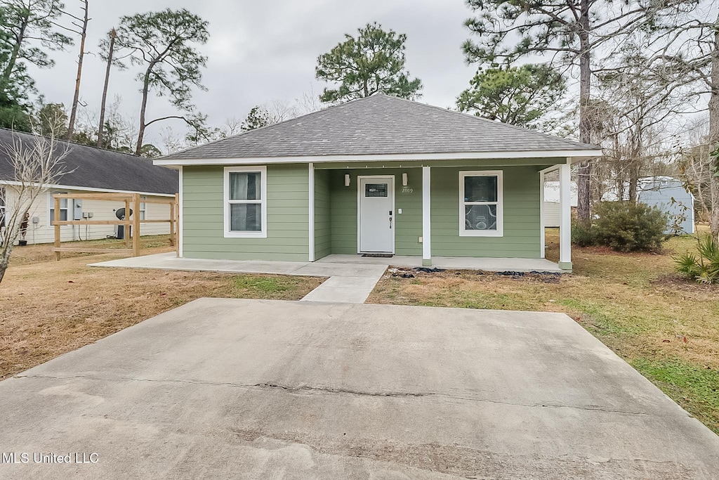 bungalow-style house featuring a porch