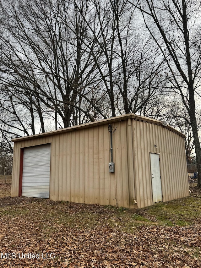 view of outdoor structure with a garage