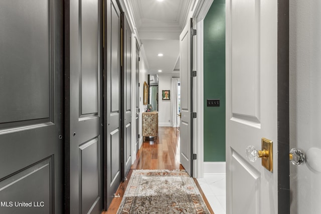 1511 18th Ave, Gulfport, MS 39501 - hall featuring ornamental molding, baseboards, light wood-style floors, and recessed lighting