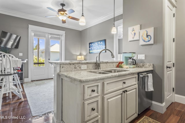 1511 18th Ave, Gulfport, MS 39501 - kitchen with a sink, dishwasher, a peninsula, ceiling fan, and ornamental molding