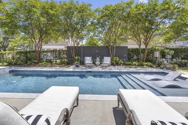 1511 18th Ave, Gulfport, MS 39501 - view of swimming pool with a patio area