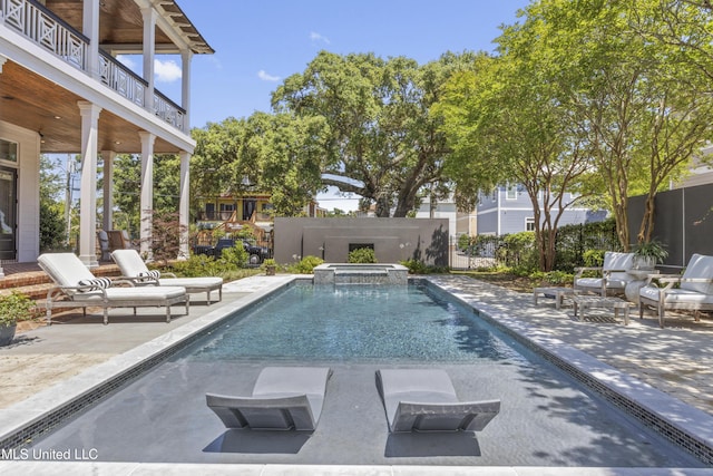 1511 18th Ave, Gulfport, MS 39501 - view of pool with a patio area and an in-ground hot tub