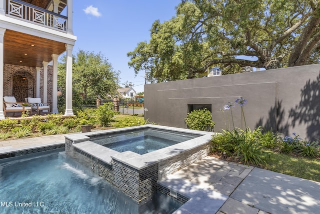 1511 18th Ave, Gulfport, MS 39501 - view of pool with a pool with connected hot tub