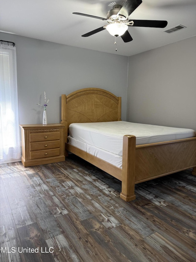 5205 Marthavale Cv, Southaven, MS 38671 - bedroom featuring wood finished floors and a ceiling fan