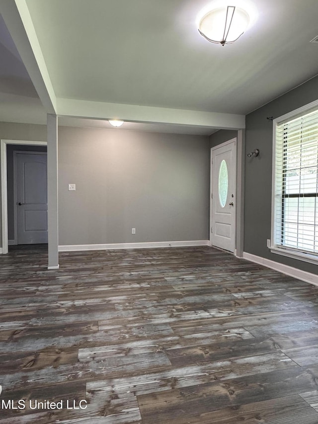 5205 Marthavale Cv, Southaven, MS 38671 - foyer featuring baseboards and dark wood-style flooring
