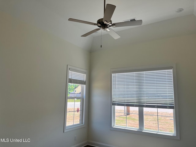 unfurnished room featuring ceiling fan