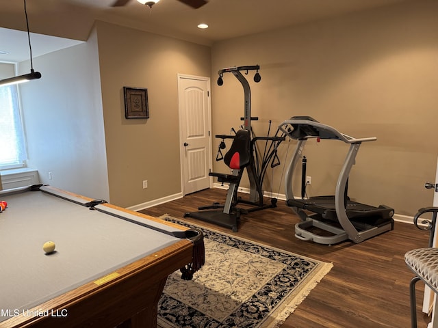 workout area featuring dark wood-style flooring, recessed lighting, a ceiling fan, and baseboards