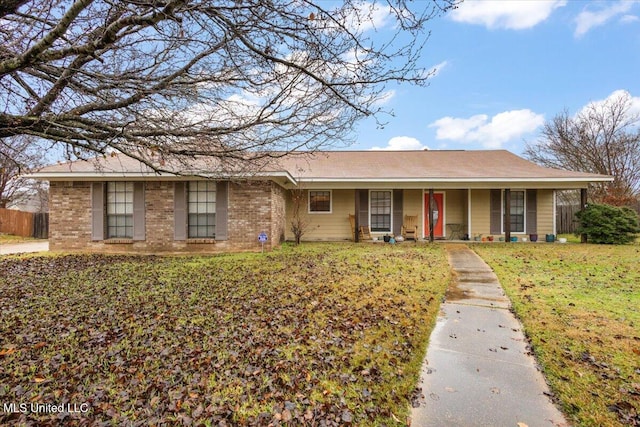 single story home with a front yard