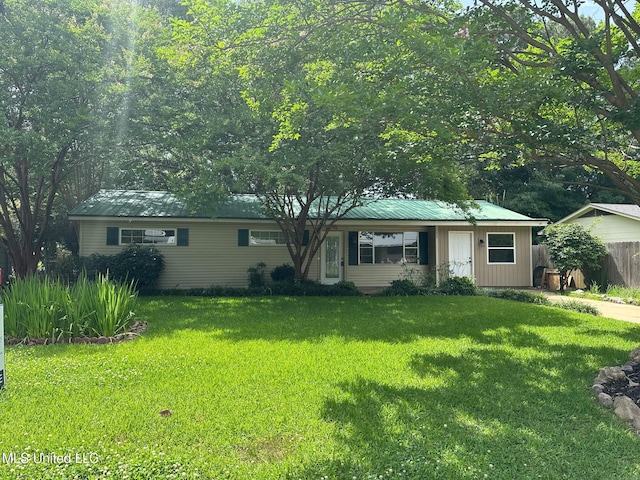 365 Gatewood Dr, Pearl, MS 39208 - ranch-style house featuring metal roof