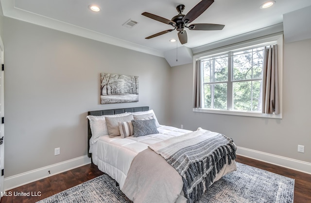 150 Pine Ridge Cir, Brandon, MS 39047 - bedroom with baseboards, wood finished floors, visible vents, and recessed lighting
