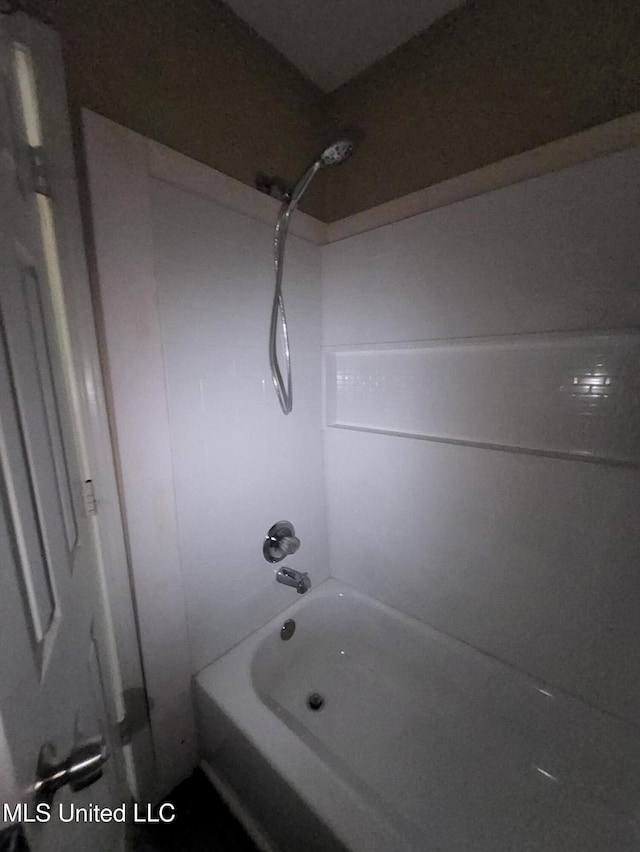10101 Stephenson Ln, Olive Branch, MS 38654 - bathroom with shower / washtub combination