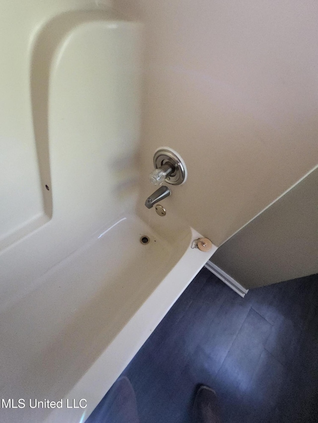 10101 Stephenson Ln, Olive Branch, MS 38654 - bathroom view of  shower combination