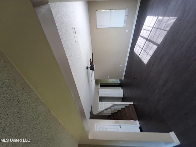10101 Stephenson Ln, Olive Branch, MS 38654 - stairway featuring a textured wall