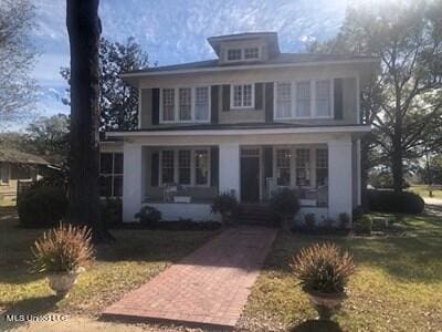 400 Crockett Ave, Greenwood, MS 38930 - view of property with a porch and a front lawn