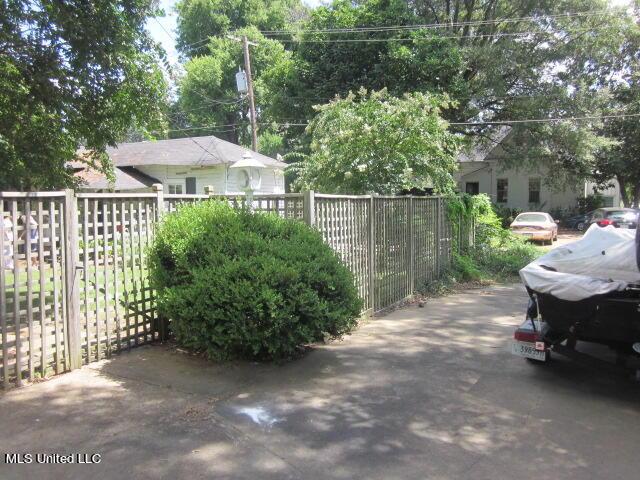 400 Crockett Ave, Greenwood, MS 38930 - exterior space