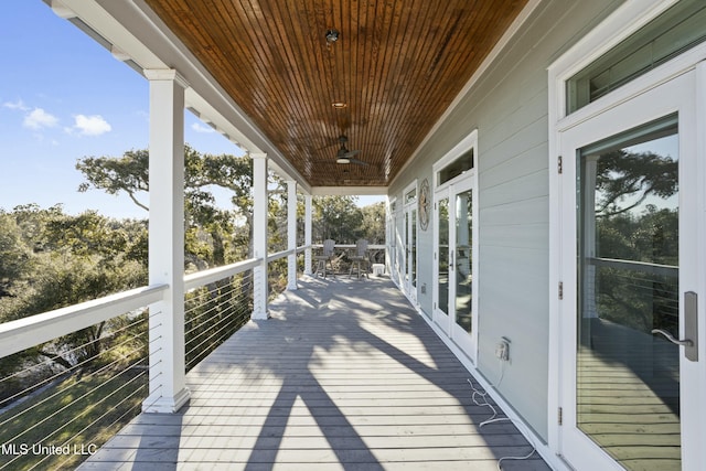 deck with a ceiling fan