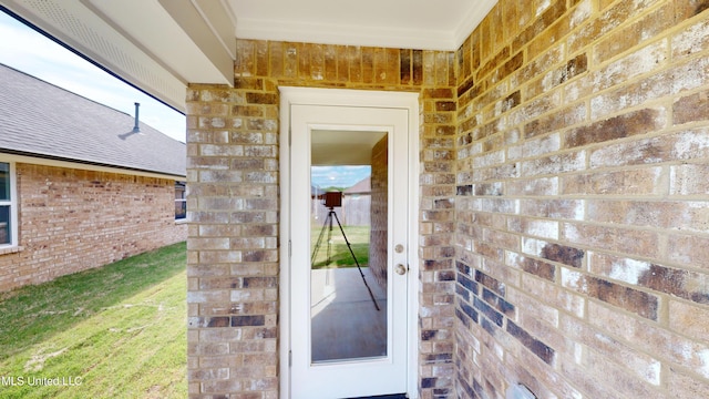 7908 Gardendale Dr, Olive Branch, MS 38654 - entrance to property with brick siding