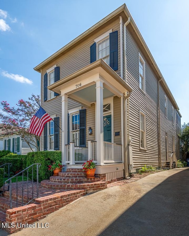 view of front of property with covered porch