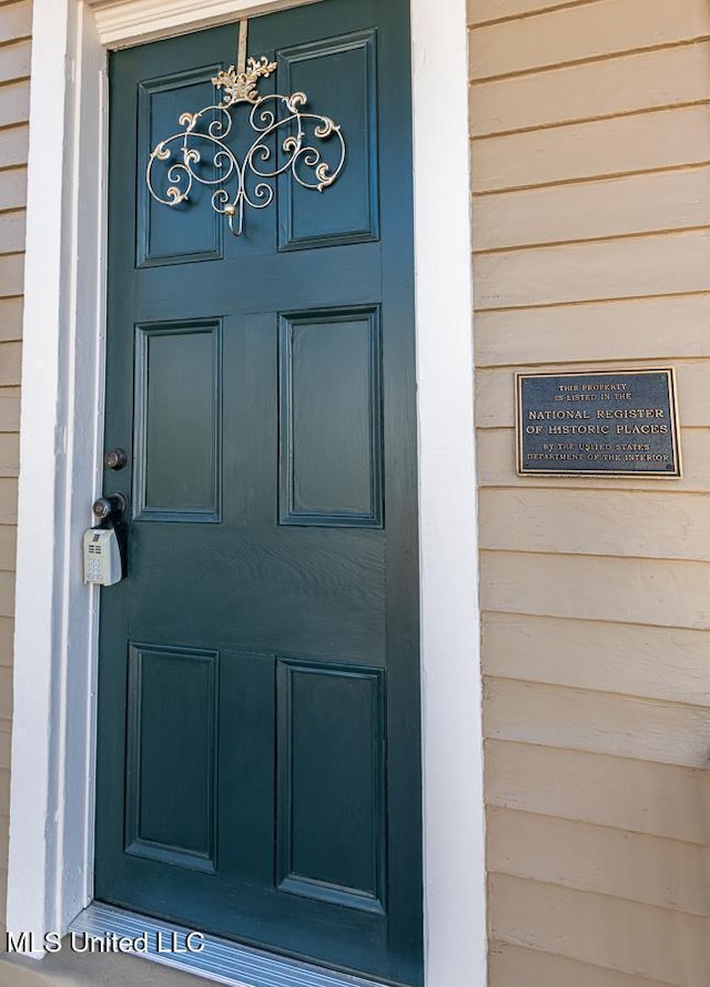 view of entrance to property