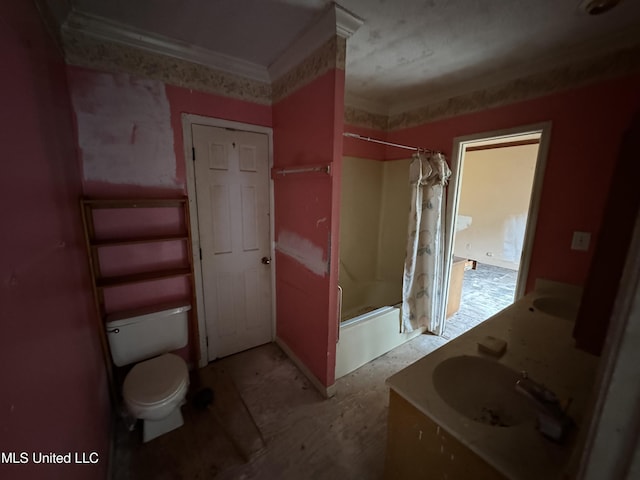 2920 Miller Ave, Natchez, MS 39120 - full bathroom featuring toilet and vanity