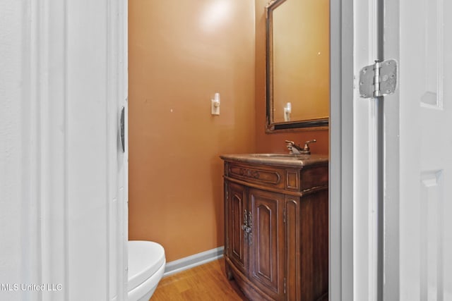 7906 Kirkwood Cv, Olive Branch, MS 38654 - bathroom featuring wood finished floors and vanity