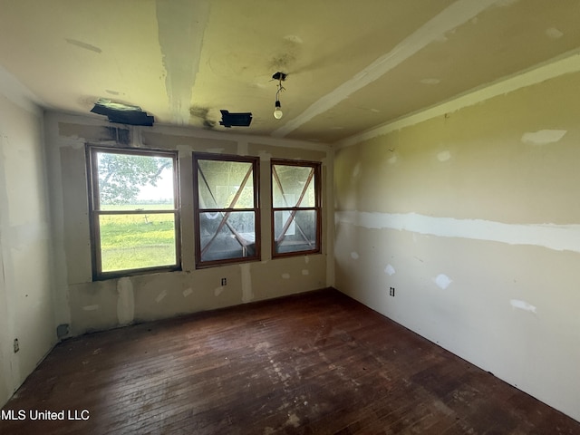 111 Muzzi Rd, Shaw, MS 38773 - unfurnished room featuring hardwood / wood-style flooring